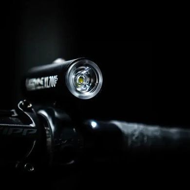 Велофара передня Lezyne Classic Drive XL 700+ Front, Matte Black, 700 lum, Y17 (4710582 551789)
