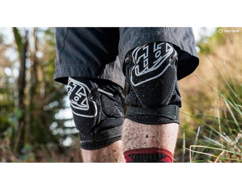 Наколінники TLD T-BONE Knee Guard Black, р. M/L (TLD 543003223)