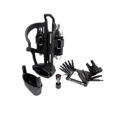 Фляготримач Lezyne Tubeless Flow Storage Loaded, Black, Y14, з мультитулом V PRO 17 та головкою СО2 (4710582 543210)